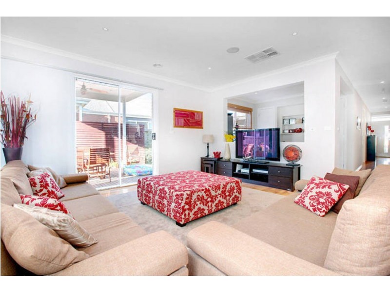 7 Grosvenor Square, Craigieburn VIC 3064