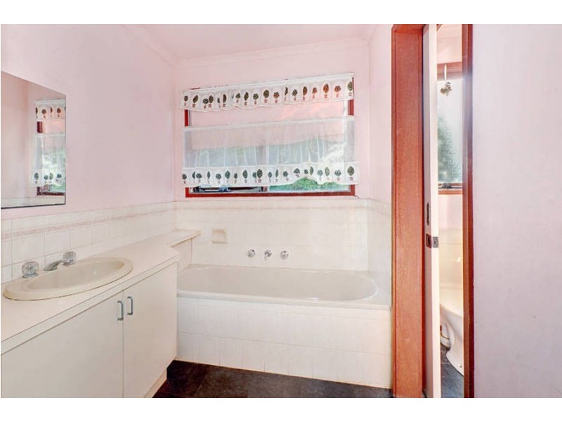 15 Morris Court, Meadow Heights VIC 3048