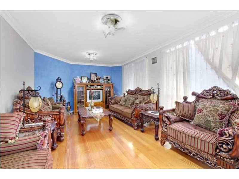 9 Pickersgill Crescent, Roxburgh Park VIC 3064