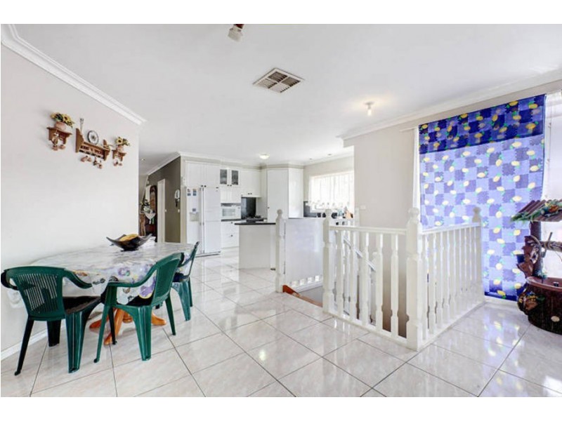 9 Pickersgill Crescent, Roxburgh Park VIC 3064