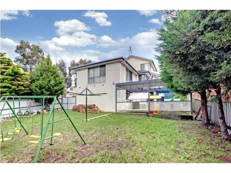 9 Pickersgill Crescent, Roxburgh Park VIC 3064