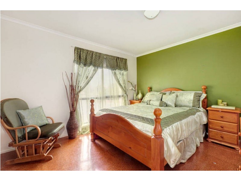 18 Gimlet Close, Meadow Heights VIC 3048