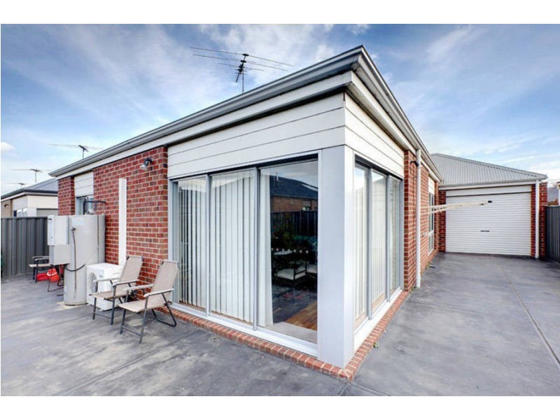 67 Mareeba Way, Craigieburn VIC 3064