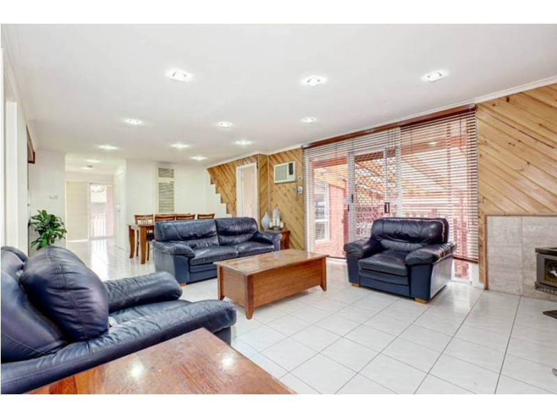 17 Fuschia Place, Meadow Heights VIC 3048