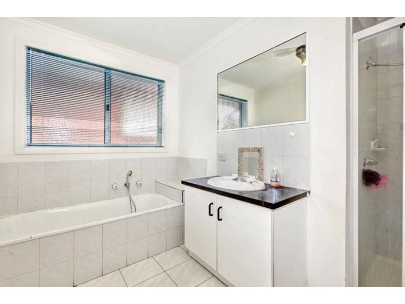 17 Fuschia Place, Meadow Heights VIC 3048