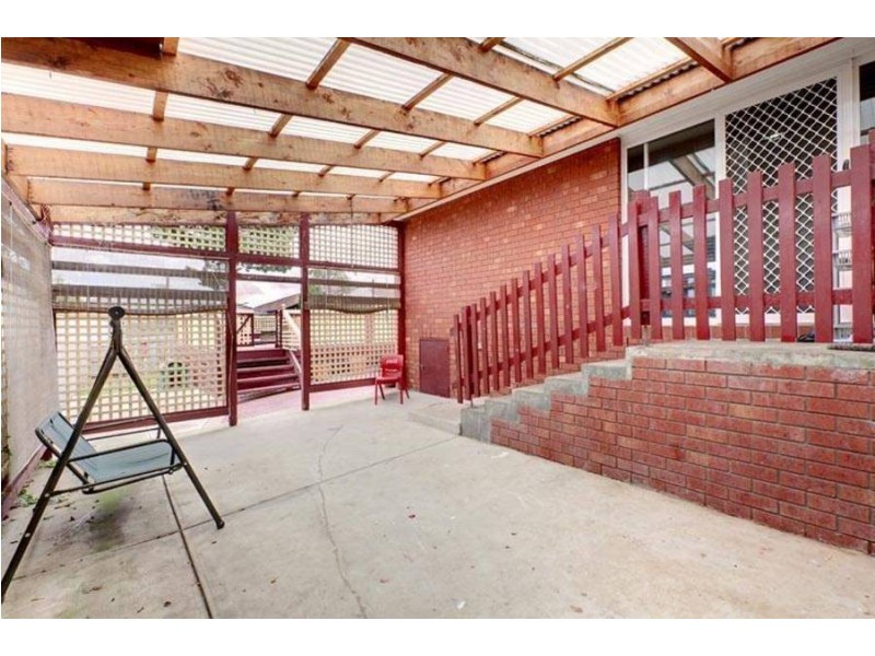 17 Fuschia Place, Meadow Heights VIC 3048