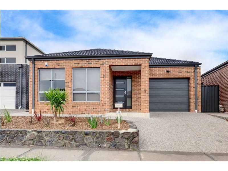 13 Pinnacle Drive, Craigieburn VIC 3064