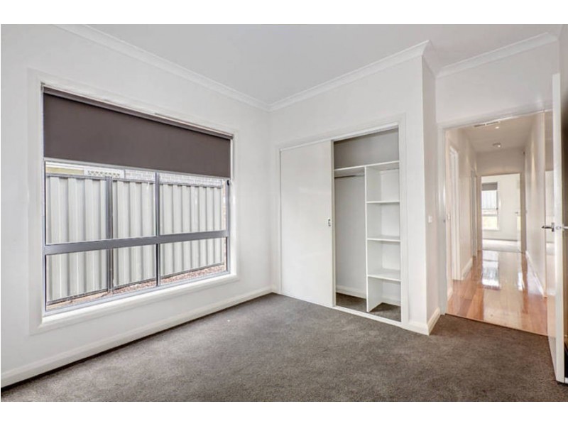 13 Pinnacle Drive, Craigieburn VIC 3064