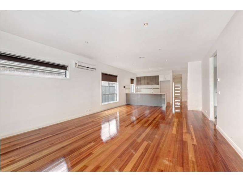 15 Pinnacle Drive, Craigieburn VIC 3064