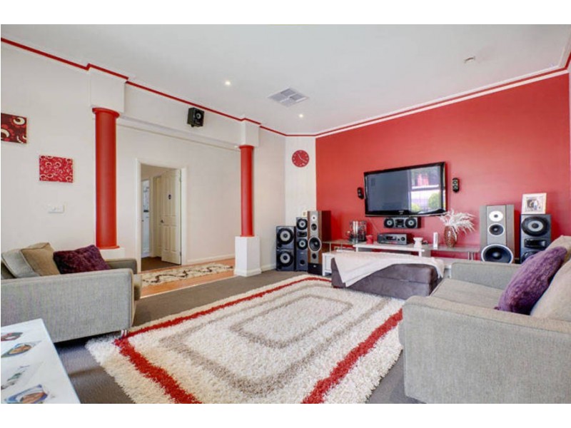 4 Riverina Avenue, Roxburgh Park VIC 3064