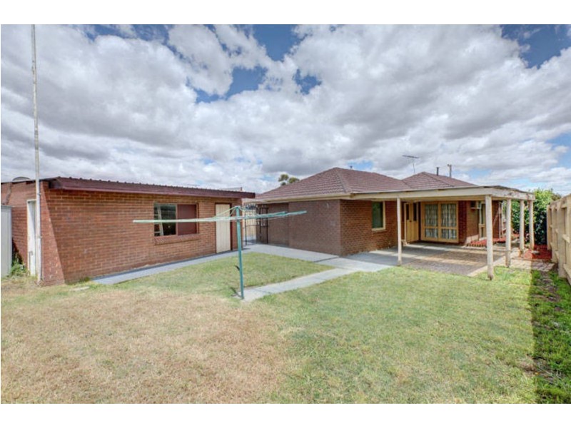 11 Huntly Court, Meadow Heights VIC 3048