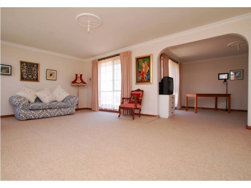 59 Rokewood Crescent, Meadow Heights VIC 3048