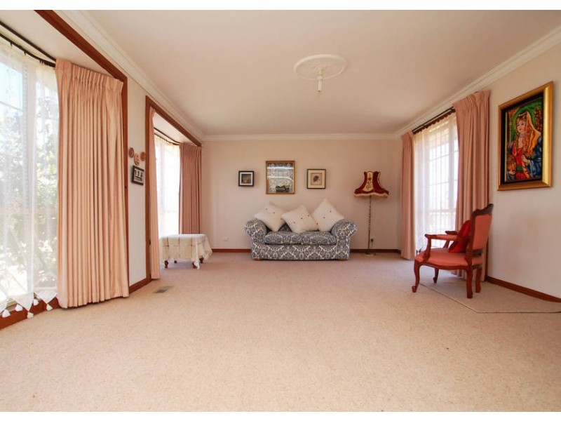 59 Rokewood Crescent, Meadow Heights VIC 3048