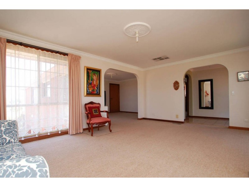 59 Rokewood Crescent, Meadow Heights VIC 3048