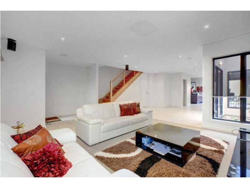 27 Orlando Drive, Roxburgh Park VIC 3064