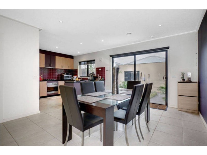 27 Orlando Drive, Roxburgh Park VIC 3064