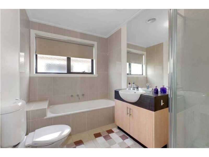 27 Orlando Drive, Roxburgh Park VIC 3064