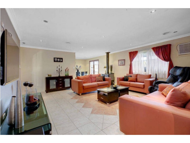 23 Mitta Mitta Way, Meadow Heights VIC 3048