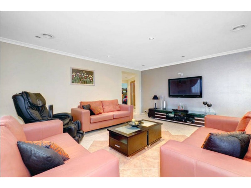 23 Mitta Mitta Way, Meadow Heights VIC 3048