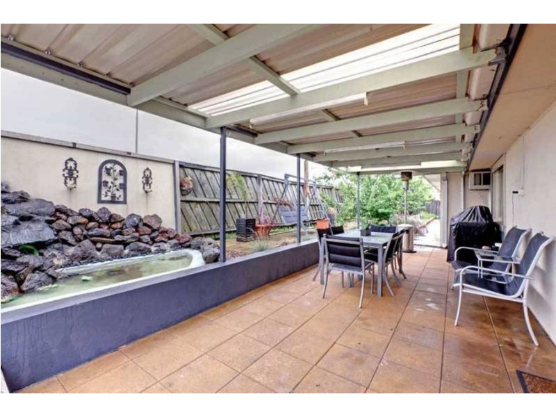 23 Mitta Mitta Way, Meadow Heights VIC 3048