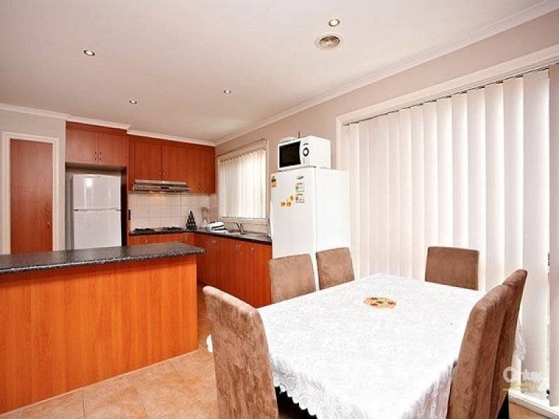 13 Roycroft Road, Roxburgh Park VIC 3064