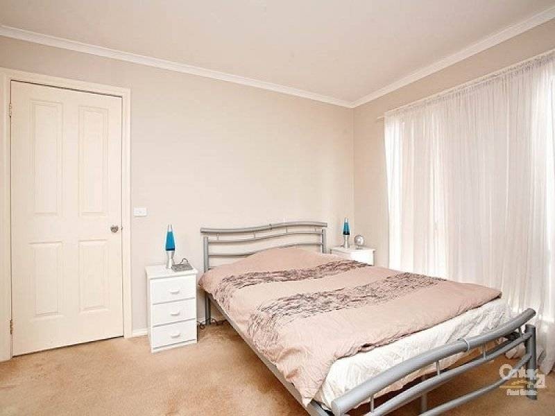 13 Roycroft Road, Roxburgh Park VIC 3064