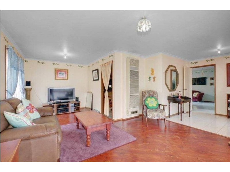 5 Themeda Court, Meadow Heights VIC 3048