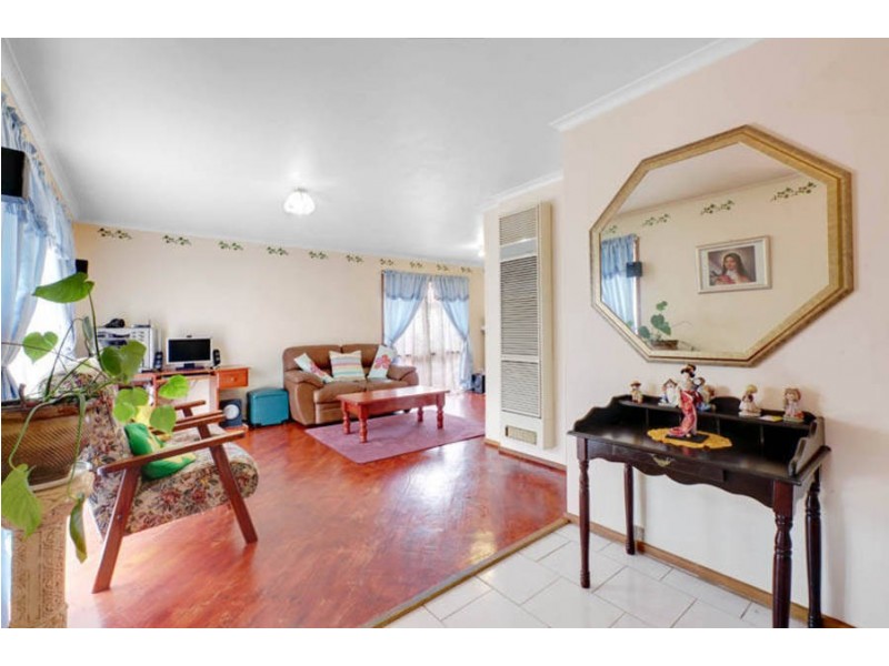 5 Themeda Court, Meadow Heights VIC 3048