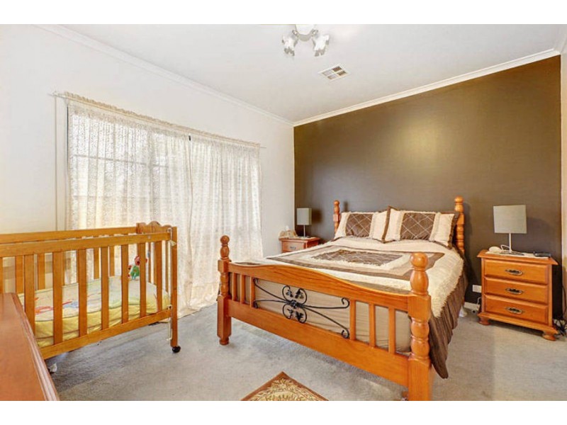 6 Lightwood Crescent, Meadow Heights VIC 3048