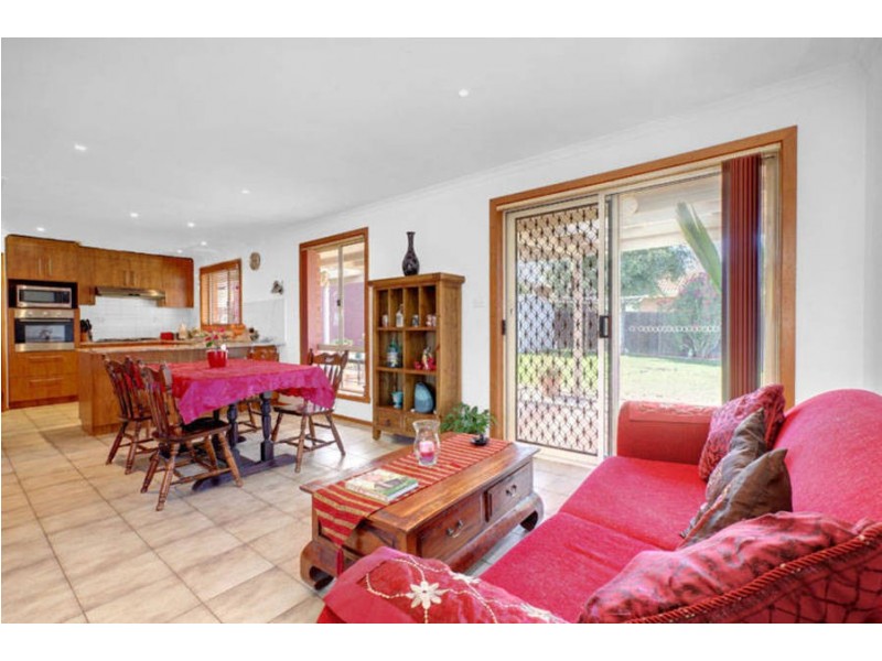 16 Mitta Mitta Way, Meadow Heights VIC 3048