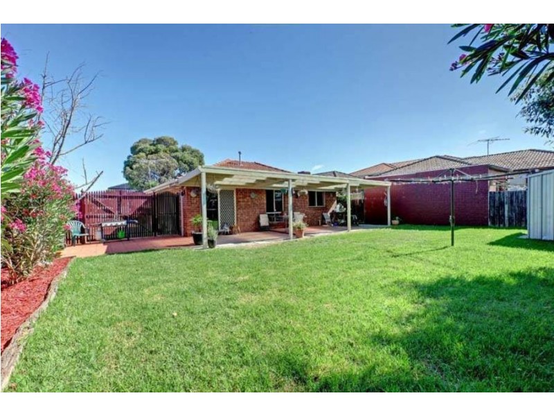16 Mitta Mitta Way, Meadow Heights VIC 3048