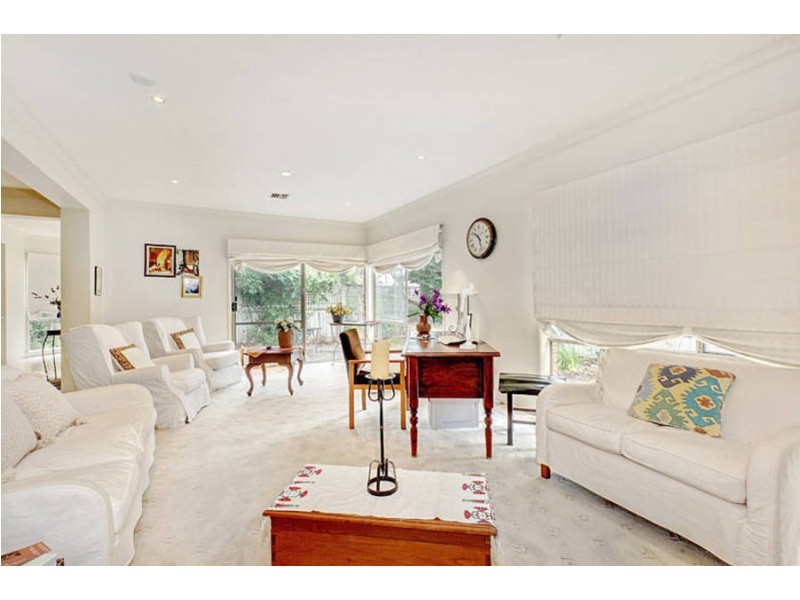 24 Morgan Court, Roxburgh Park VIC 3064