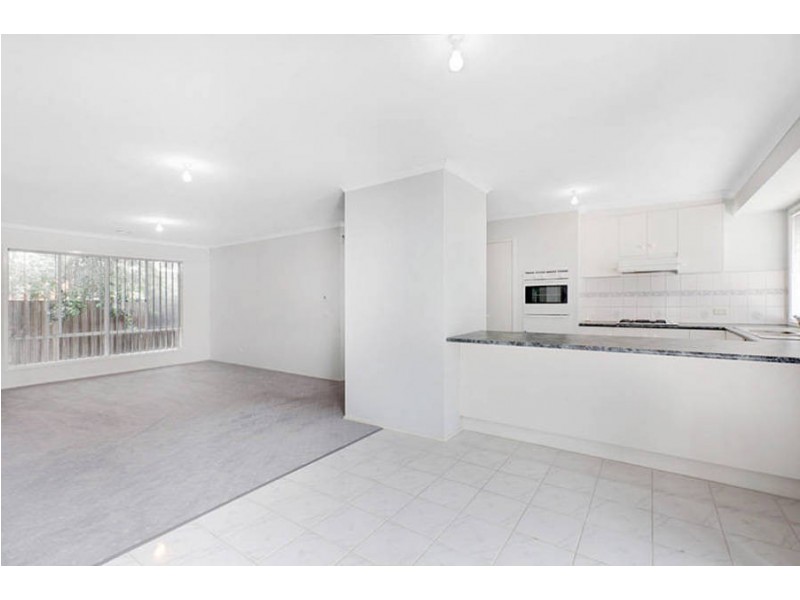 39 Stainsby Crescent, Roxburgh Park VIC 3064