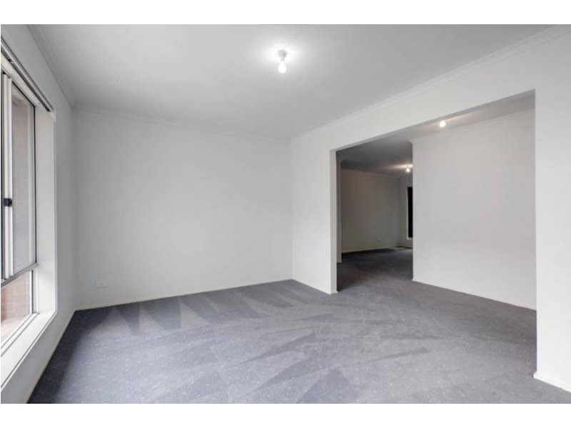 39 Stainsby Crescent, Roxburgh Park VIC 3064