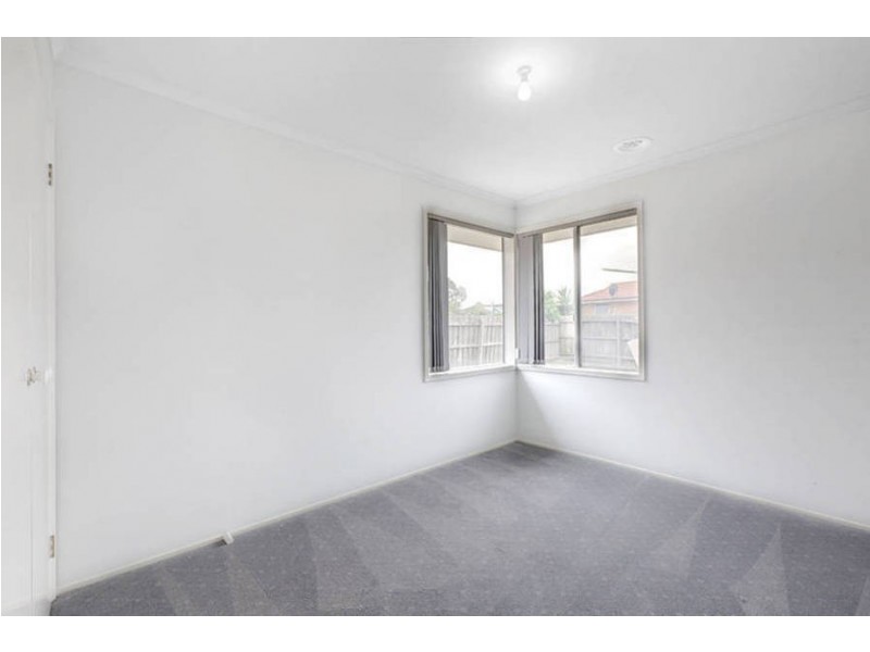 39 Stainsby Crescent, Roxburgh Park VIC 3064