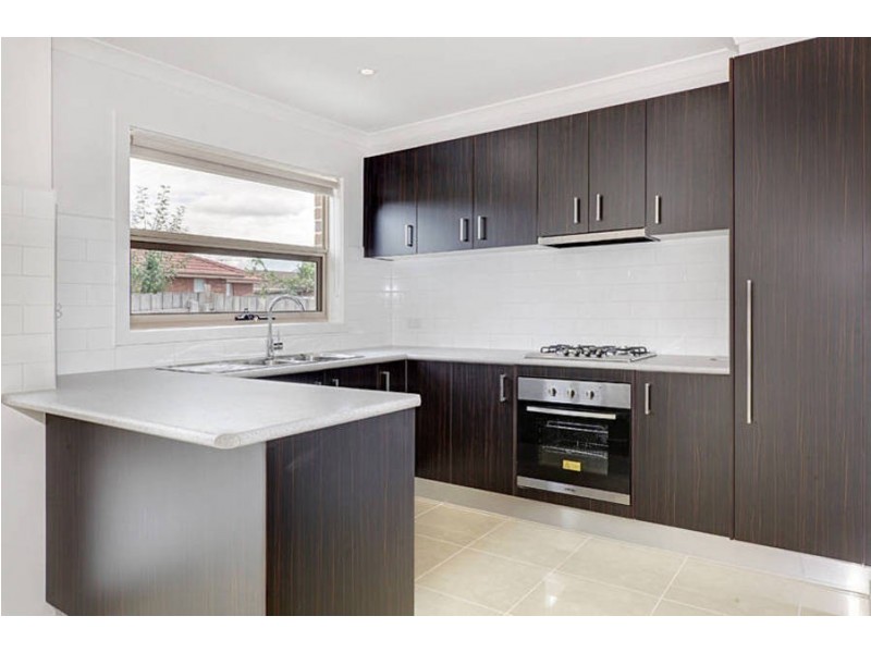 2/6 Dillwynia Place, Meadow Heights VIC 3048
