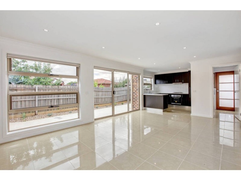 2/6 Dillwynia Place, Meadow Heights VIC 3048