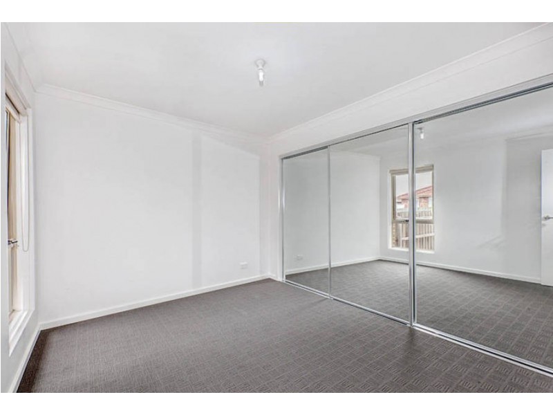2/6 Dillwynia Place, Meadow Heights VIC 3048
