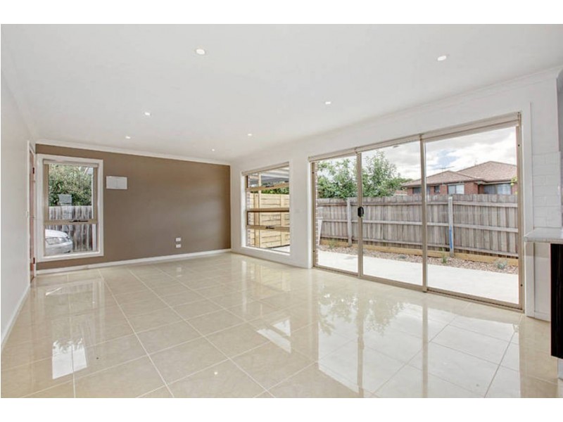 2/6 Dillwynia Place, Meadow Heights VIC 3048