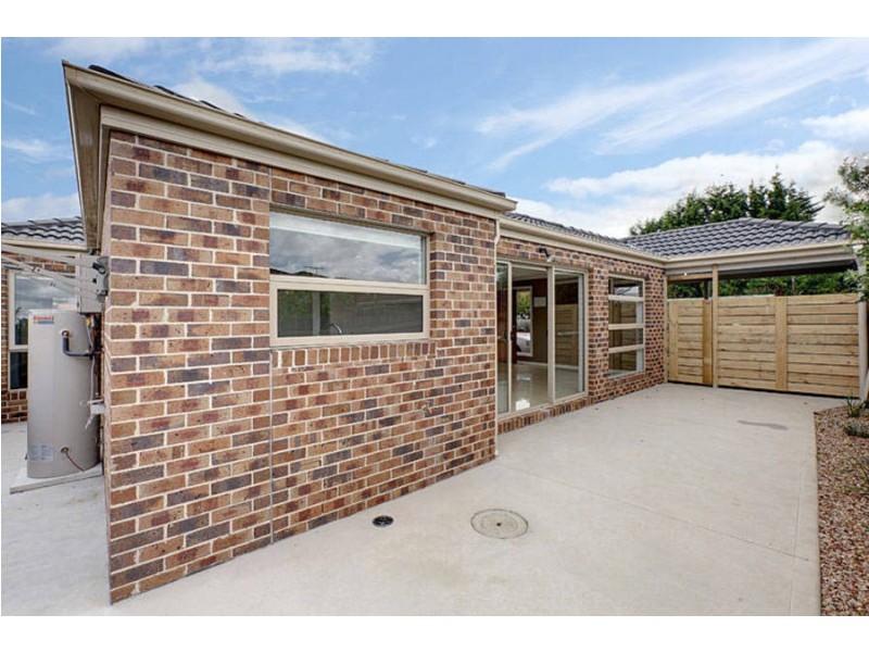 2/6 Dillwynia Place, Meadow Heights VIC 3048