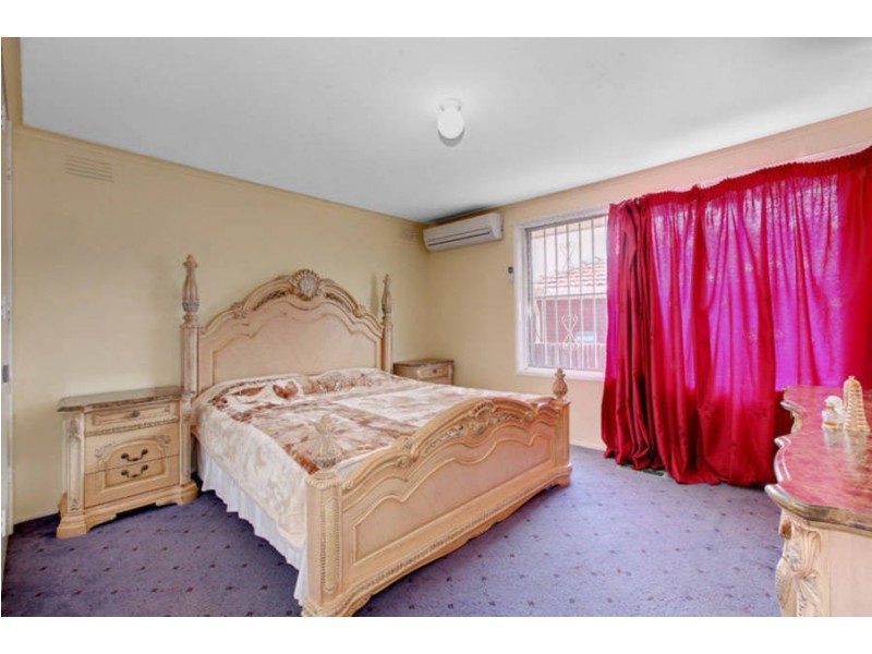 21 Tooradin Avenue, Dallas VIC 3047