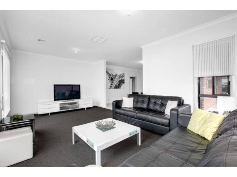 5 Thorngrove Avenue, Craigieburn VIC 3064