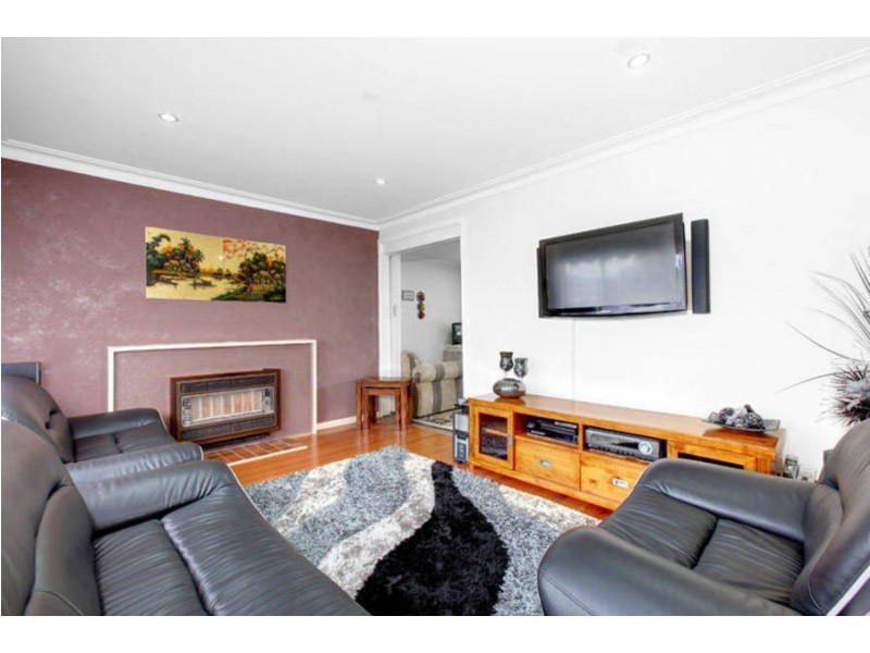 2 Emerald Street, Dallas VIC 3047