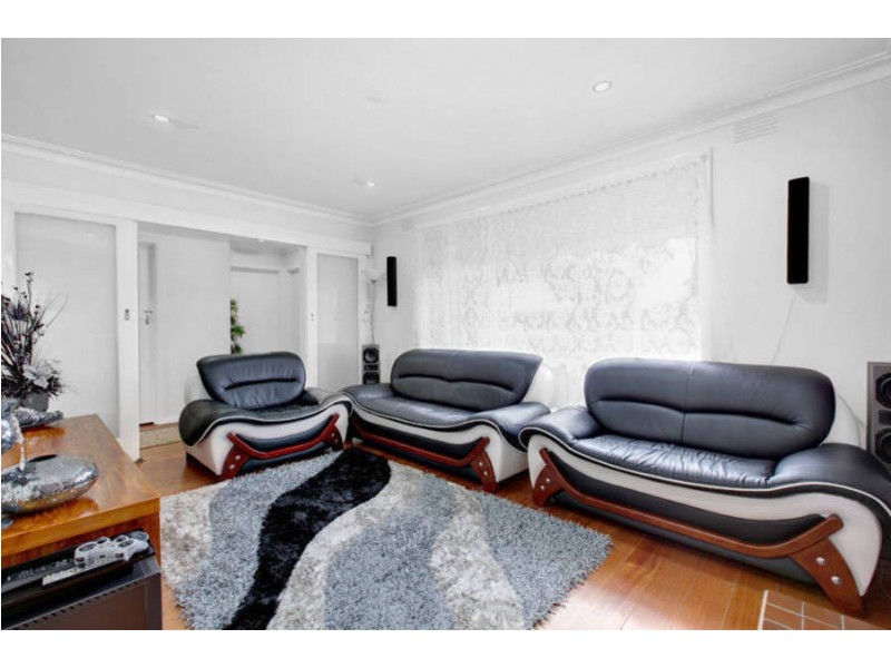 2 Emerald Street, Dallas VIC 3047