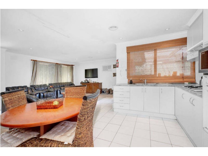 8 Bellbrae Court, Meadow Heights VIC 3048