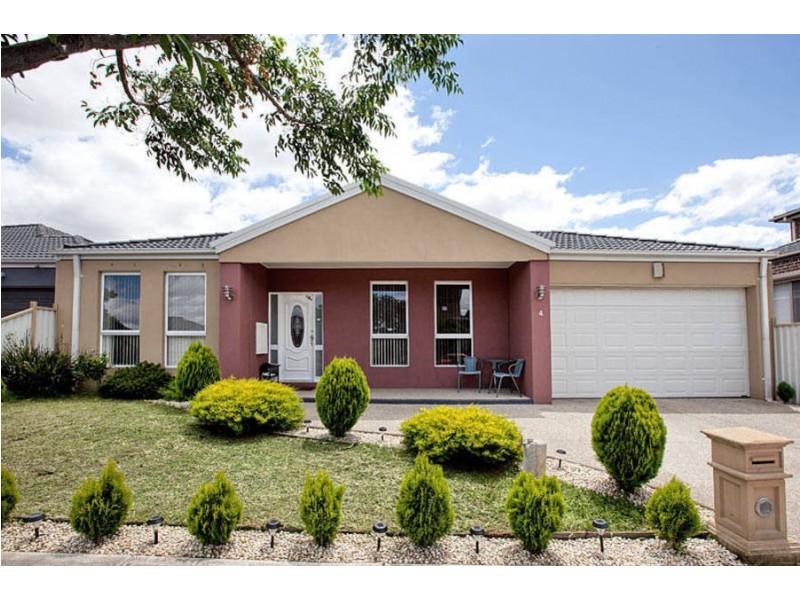 4 Riverina Avenue, Roxburgh Park VIC 3064