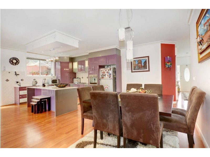 4 Riverina Avenue, Roxburgh Park VIC 3064