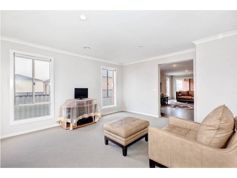 5 Bondin Grove, Greenvale VIC 3059