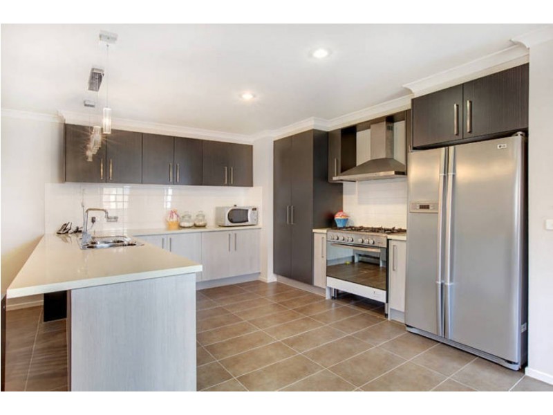 5 Bondin Grove, Greenvale VIC 3059