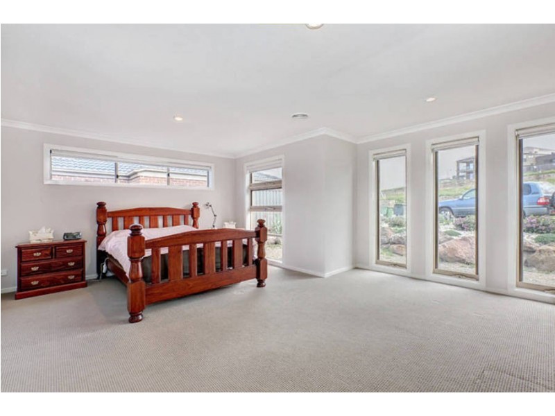 5 Bondin Grove, Greenvale VIC 3059